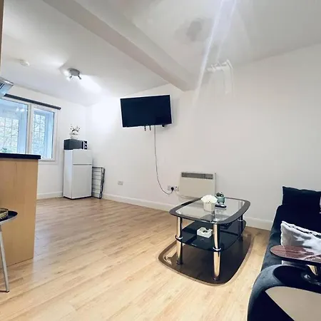 Lovely 1 Bed For 3 In London Sb6